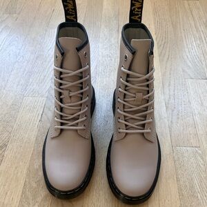 Dr. Martens Zavala Combat Boots Women's Size 8 Taupe